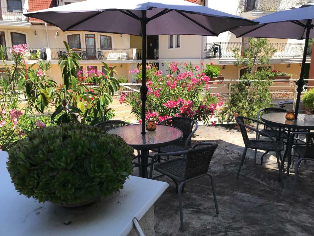 Feng Shui Wellness Apartmanhaz Héviz Zewnętrze zdjęcie